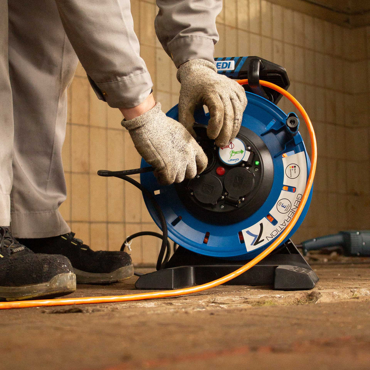 Vollkunststoff-Kabeltrommel Generation 7 Champion mit Schleifring 40 m H07BQ-F 3G2,5 IP54 Ø 290 mm