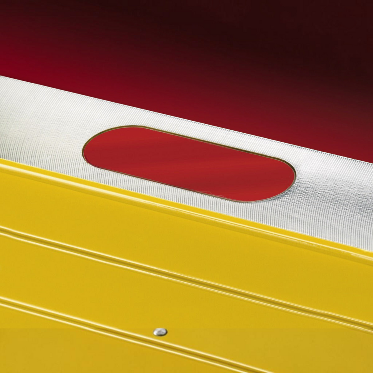 Werkfit Wasserwaage Type 96-2 M mit gelbem Aluminiumprofil und rotem Griffausschnitt in Nahaufnahme