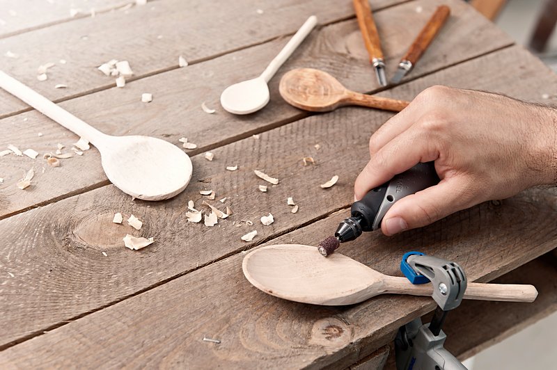 DREMEL® Stylo+, 2050-15 Multifunktionswerkzeug (9 Watt) mit 15 Zubehöre