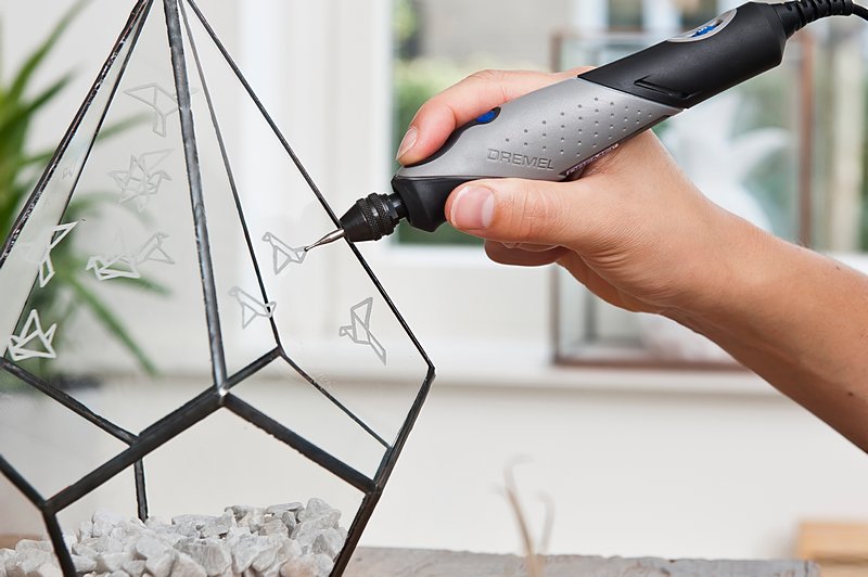 DREMEL® Stylo+, 2050-15 Multifunktionswerkzeug (9 Watt) mit 15 Zubehöre