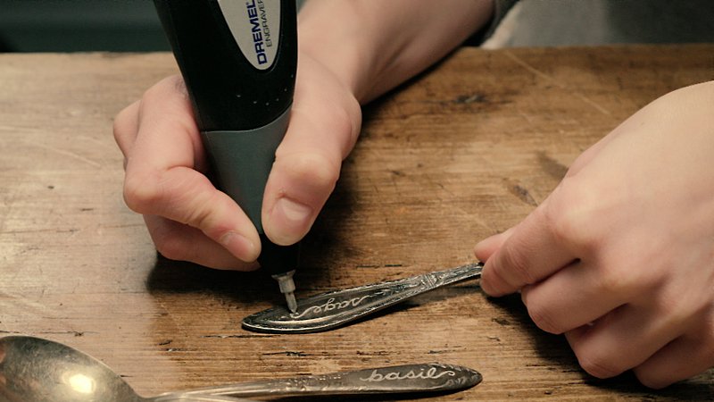 DREMEL® Gravierer 290-1 Kompaktwerkzeug (35 W) mit 1 Zubehör, 1 Schablone