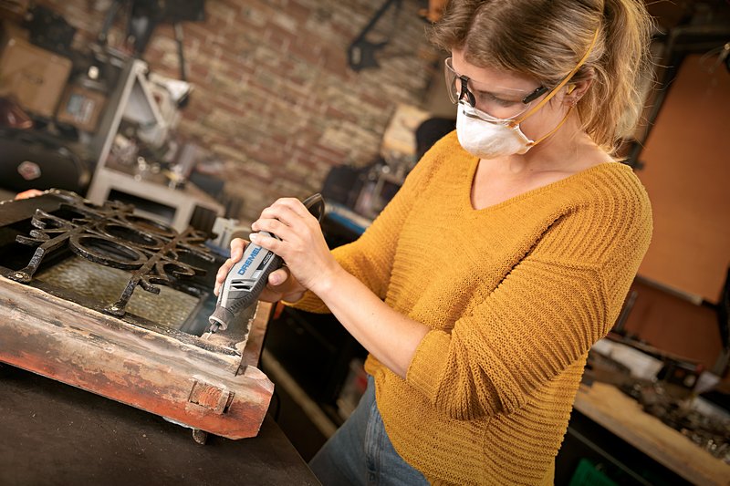 DREMEL® 4250, kabelgebundenes Multifunktionswerkzeug, 35 Zubehöre
