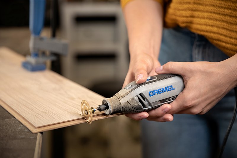 DREMEL® 4250, Multifunktionswerkzeug, 45 Zubehöre, 3 Vorsatzgeräte