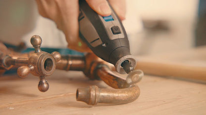 DREMEL® 8240, Kabelloses Multifunktionswerkzeug, 1 x 12-V-2Ah-Akku, 45 Zubehören