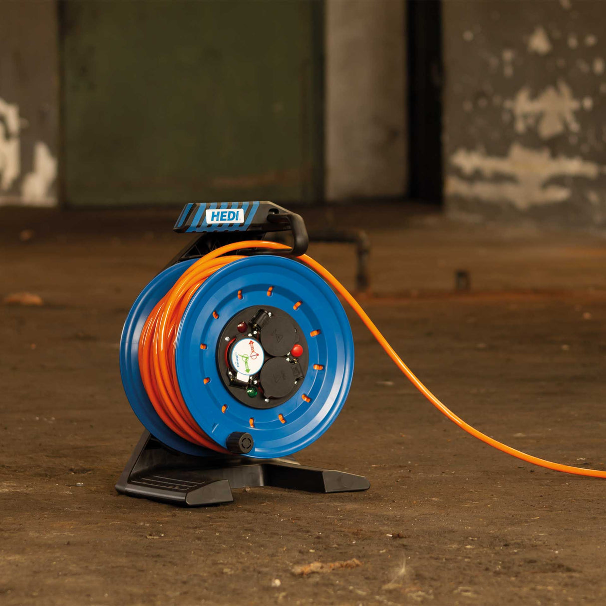 Vollkunststoff-Kabeltrommel Generation 7 Companion 25 m H07BQ-F 3G2,5 IP44 Ø250 mm